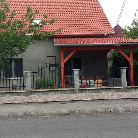 Napsugar Apartmanhaz บาลาตอนแลลเล ภายนอก รูปภาพ