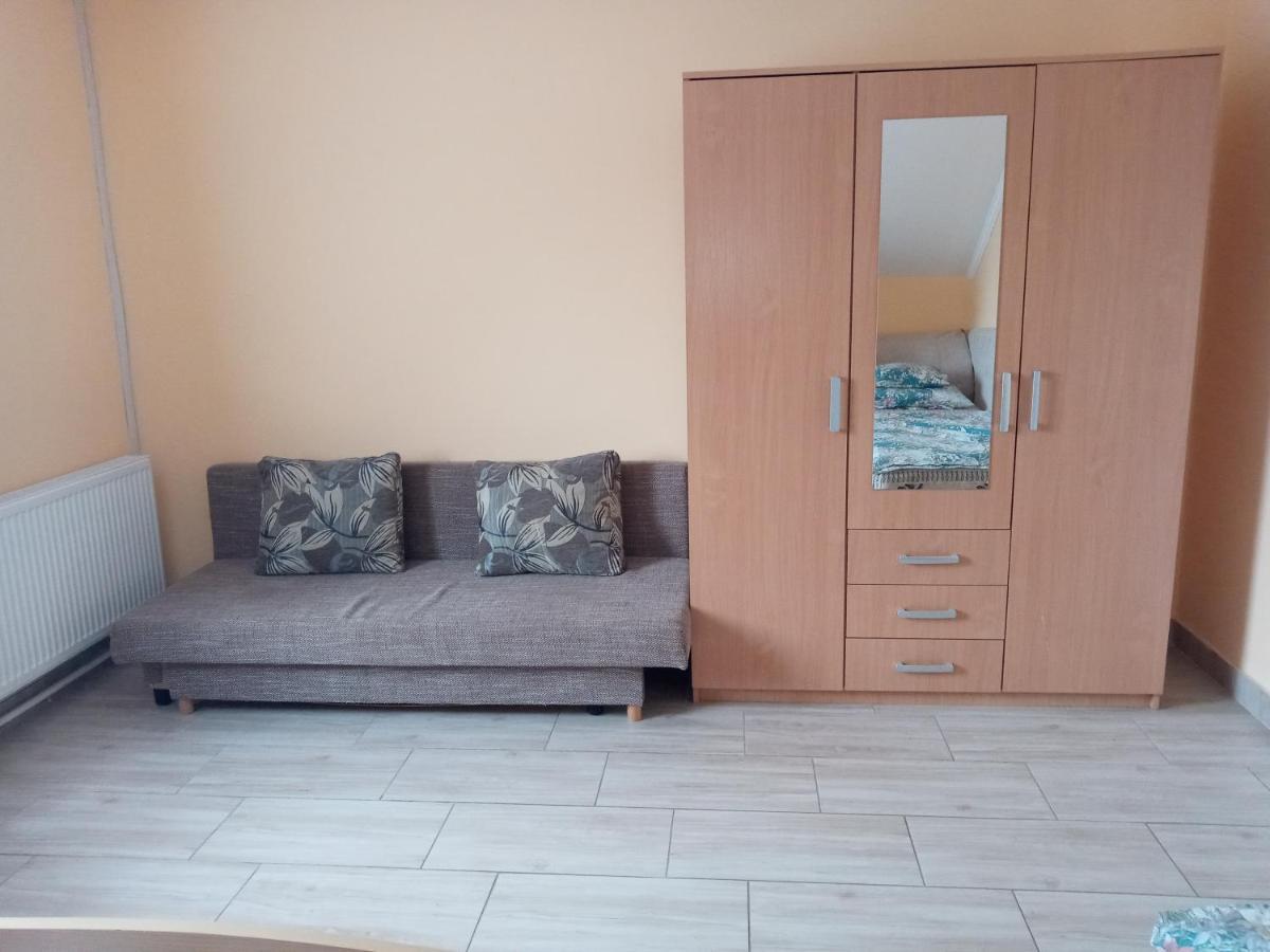 Napsugar Apartmanhaz บาลาตอนแลลเล ภายนอก รูปภาพ
