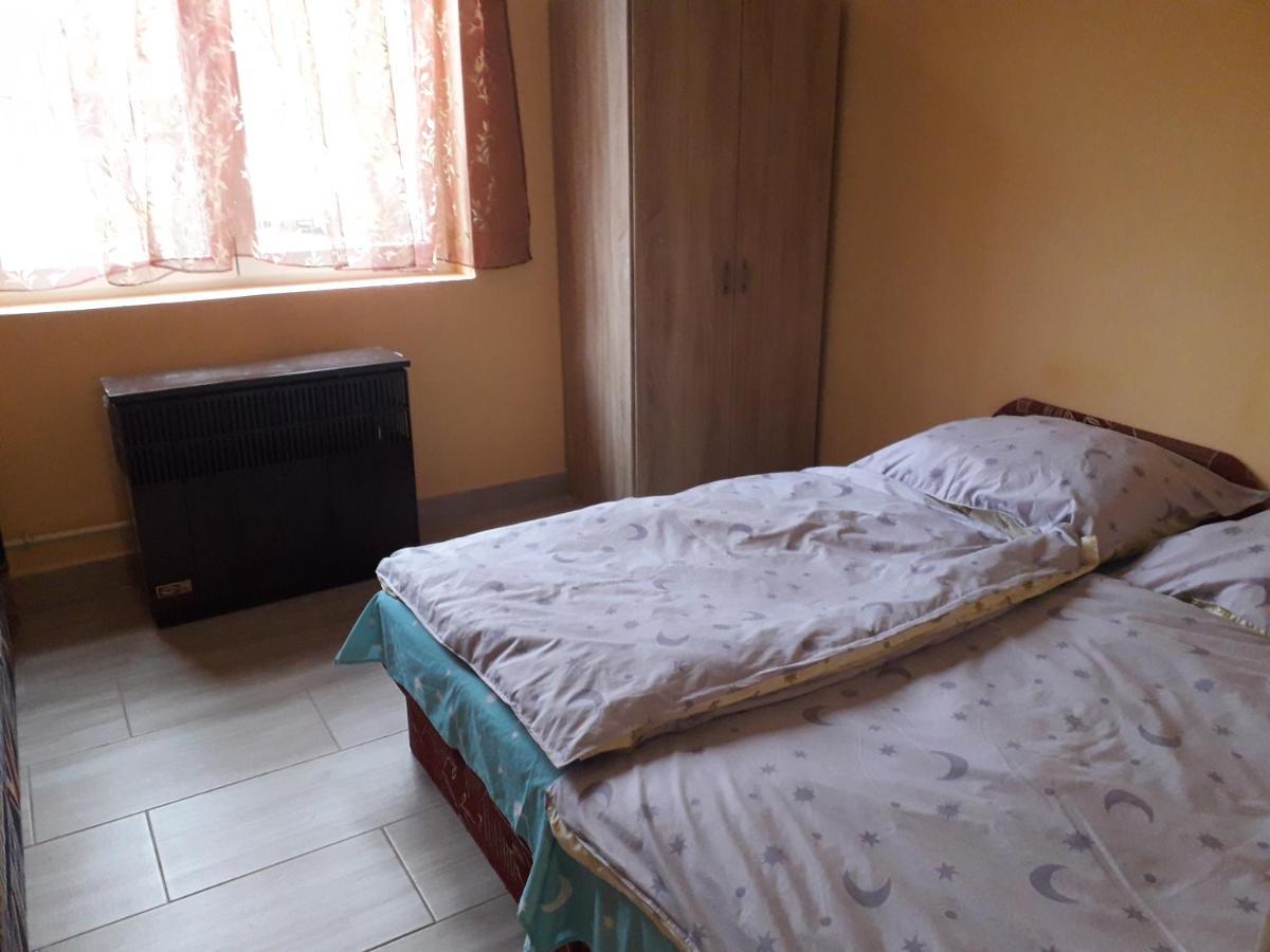 Napsugar Apartmanhaz บาลาตอนแลลเล ภายนอก รูปภาพ