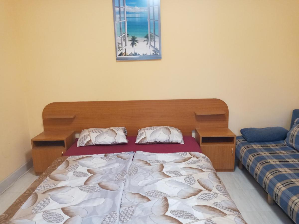 Napsugar Apartmanhaz บาลาตอนแลลเล ภายนอก รูปภาพ