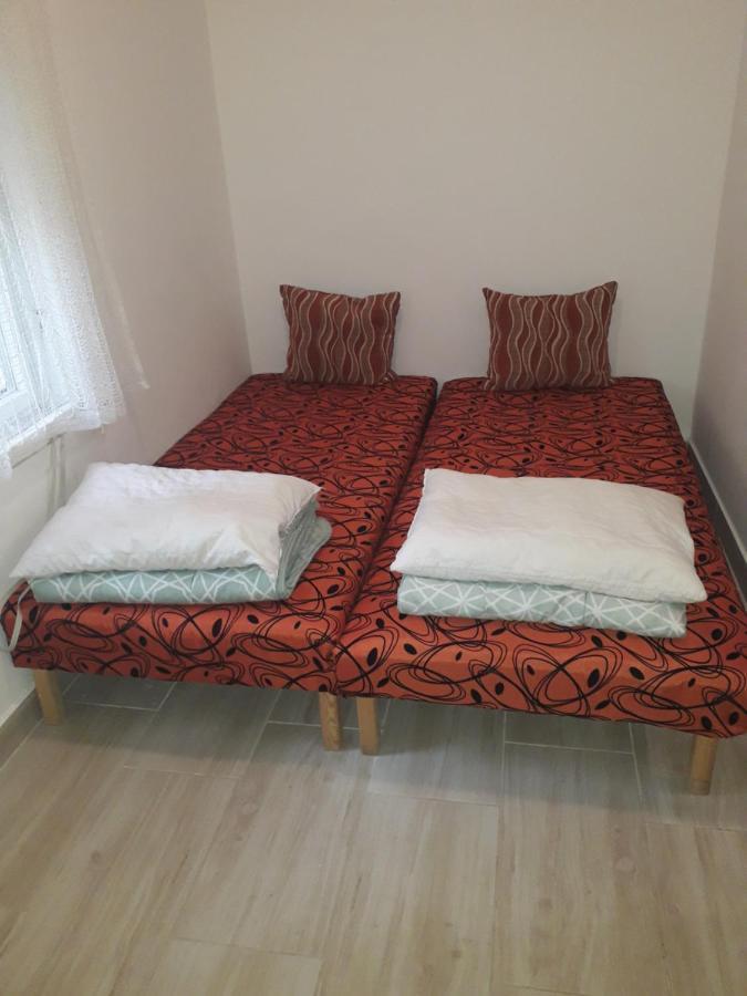Napsugar Apartmanhaz บาลาตอนแลลเล ภายนอก รูปภาพ