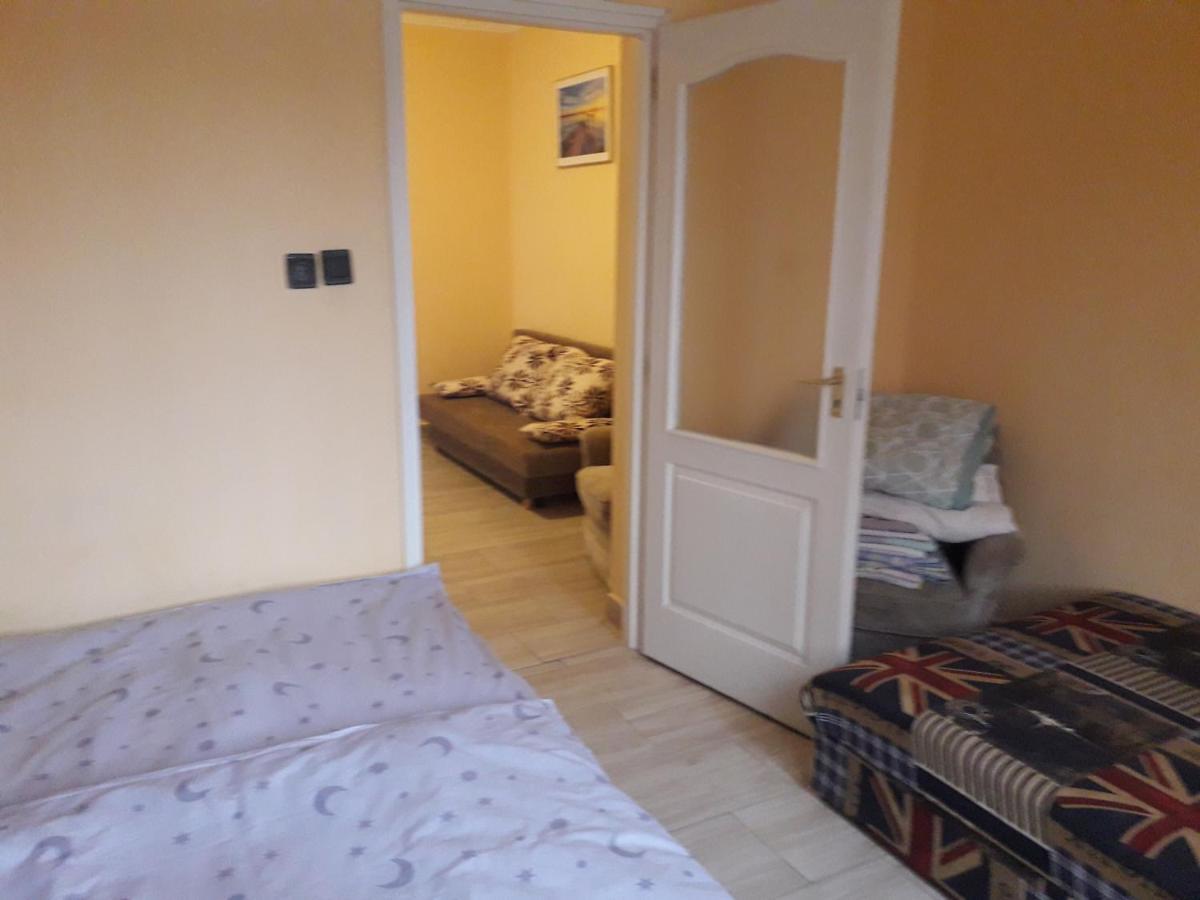 Napsugar Apartmanhaz บาลาตอนแลลเล ภายนอก รูปภาพ