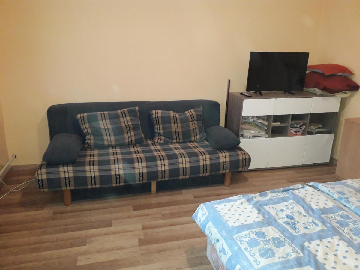 Napsugar Apartmanhaz บาลาตอนแลลเล ภายนอก รูปภาพ