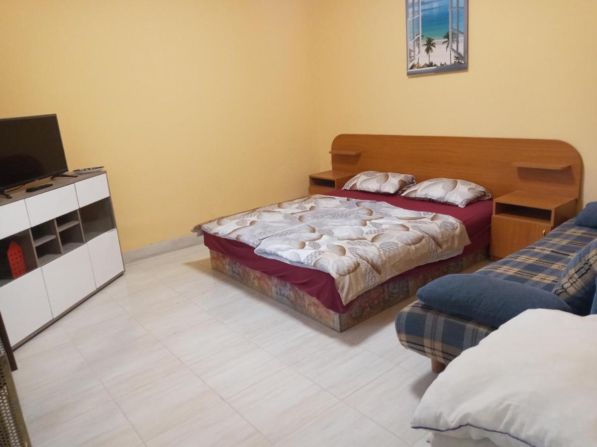 Napsugar Apartmanhaz บาลาตอนแลลเล ภายนอก รูปภาพ